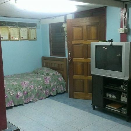 Homestay Bukit Gantang Hotel Taiping Exterior photo